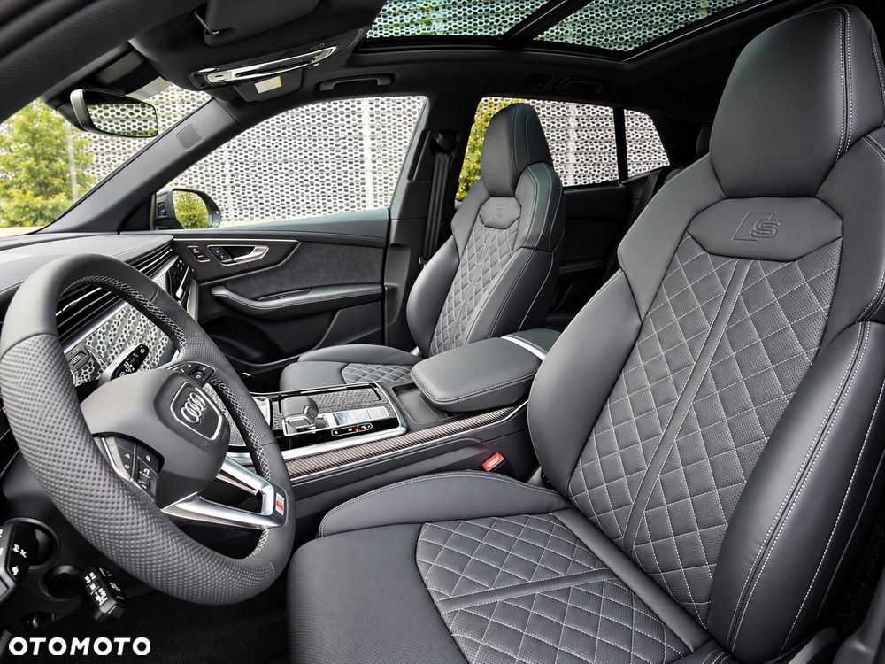 Audi Q8 - 12