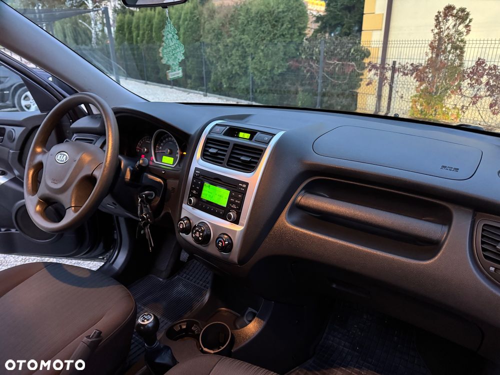 Kia Sportage 2.0 2WD Champ - 32