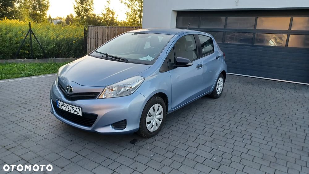 Toyota Yaris - 10