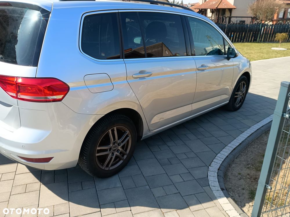 Volkswagen Touran 2.0 TDI SCR DSG Comfortline - 3