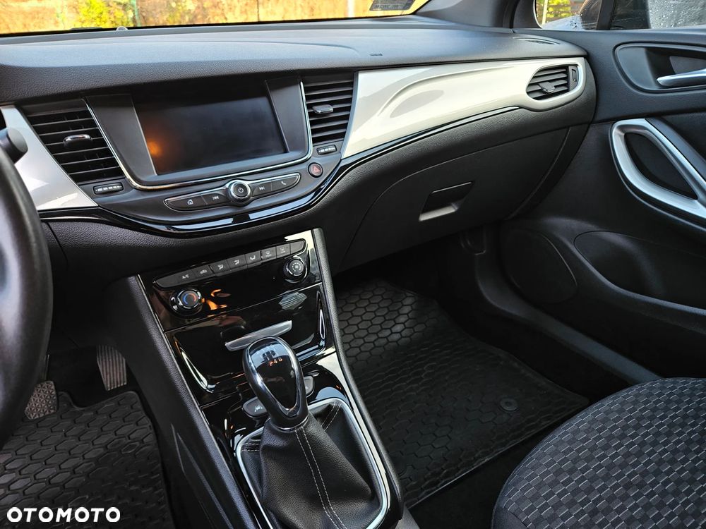 Opel Astra 1.2 T GS Line S&S - 10