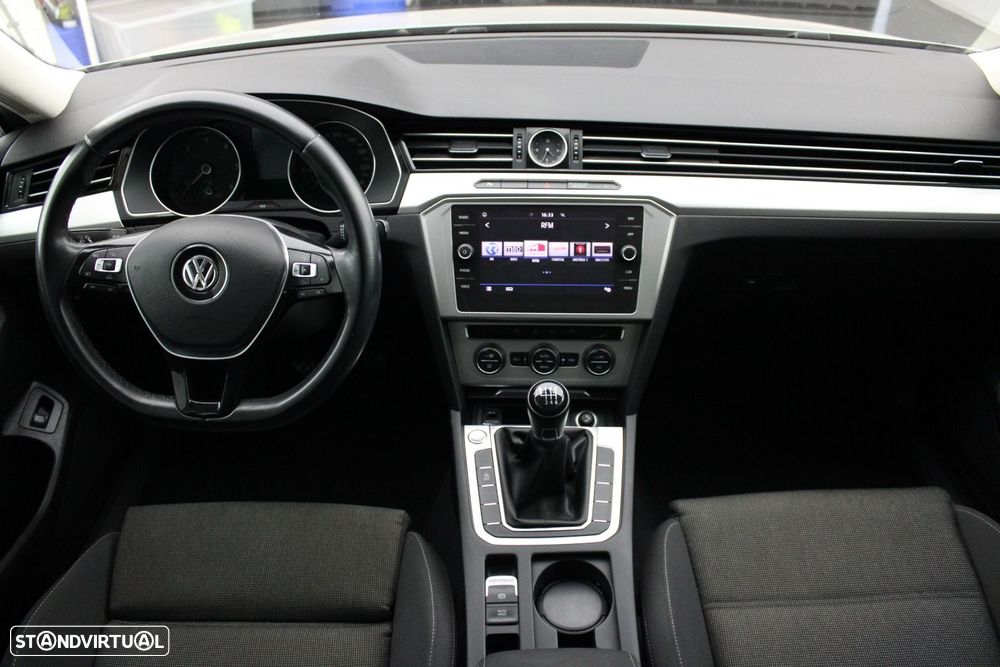 VW Passat Variant 1.6 TDI Confortline - 9