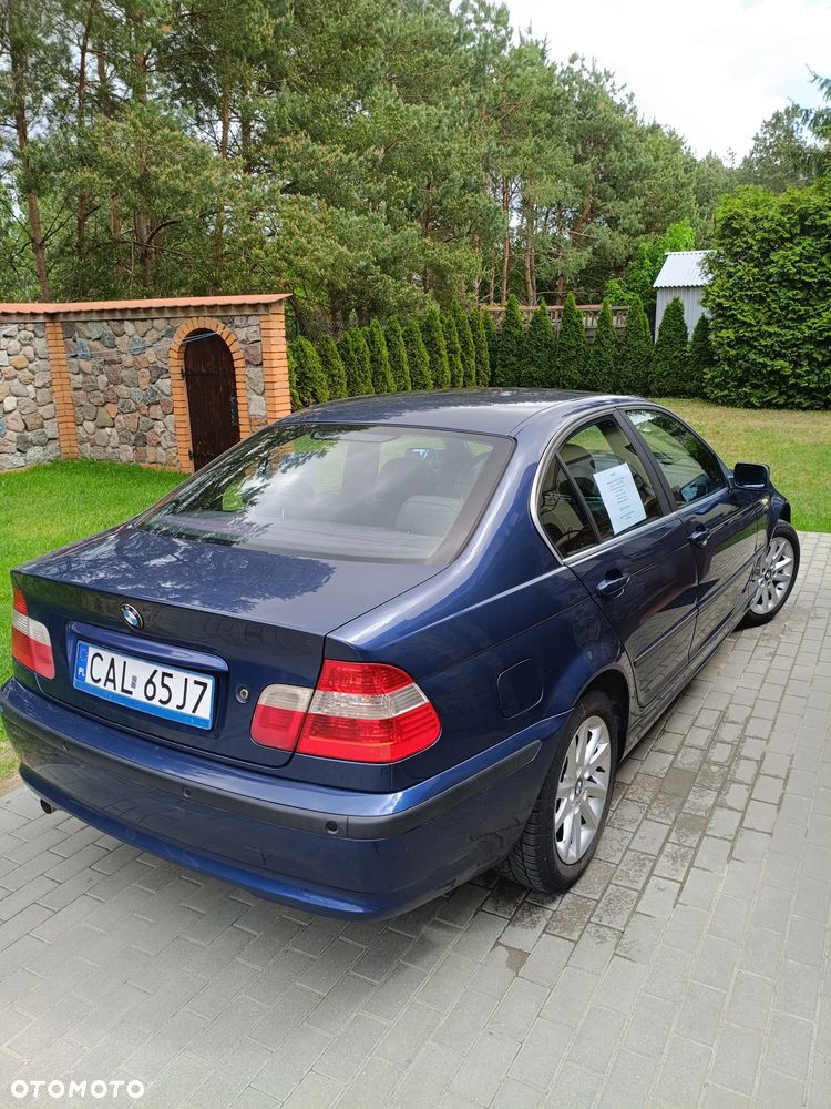BMW Seria 3 318i - 4