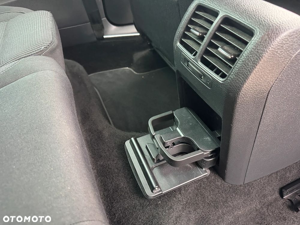 Volkswagen Golf 1.6 Comfortline - 33