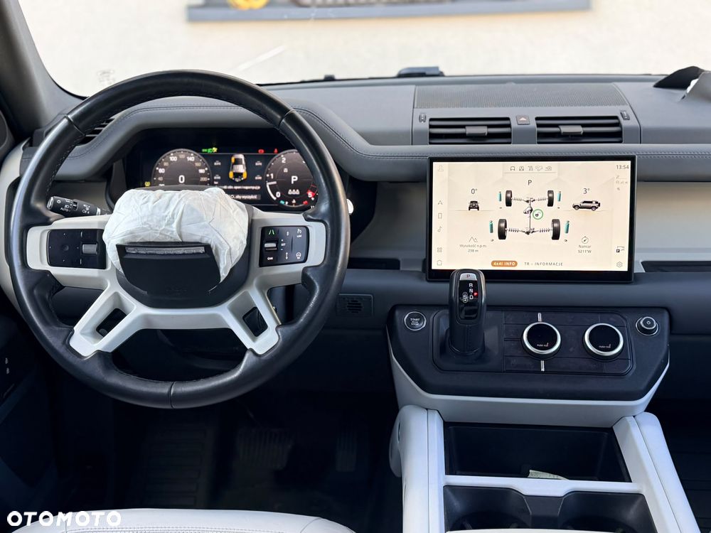 Land Rover Defender 3.0 D300 mHEV X-Dynamic HSE - 29