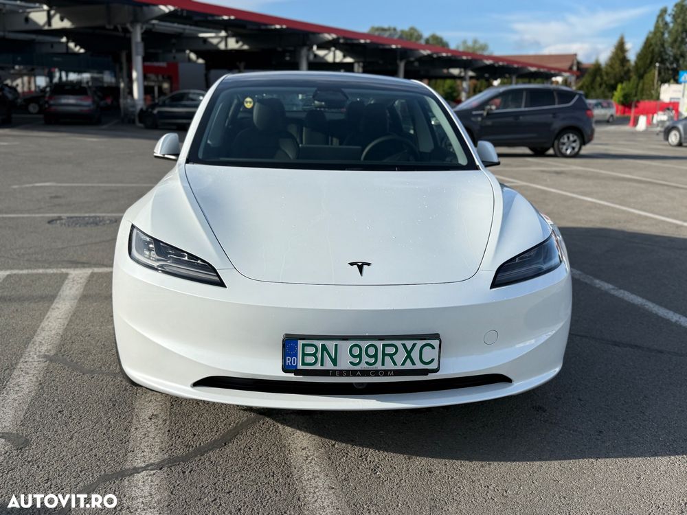Tesla Model 3 - 1