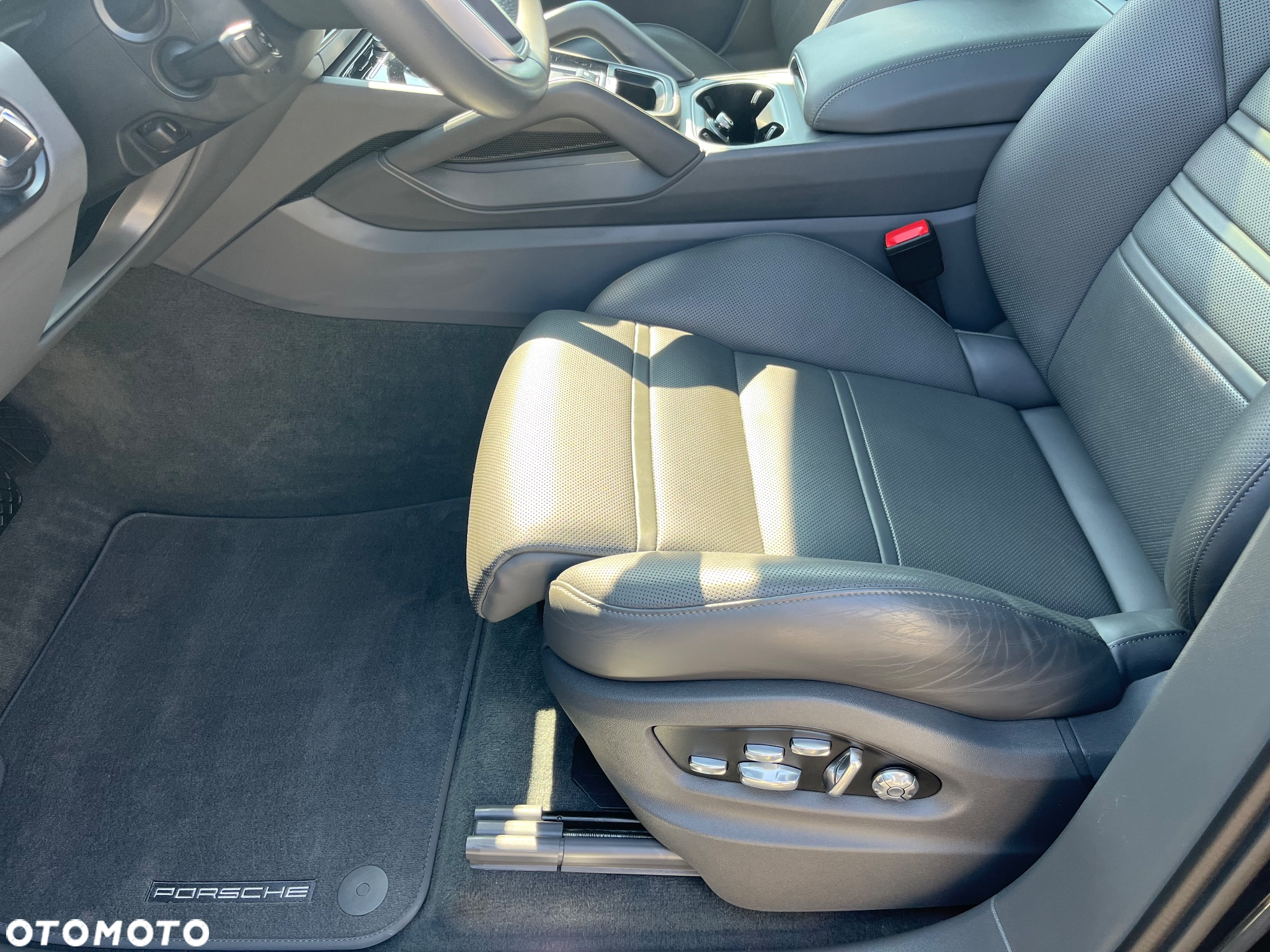 Porsche Cayenne Platinum Edition - 21