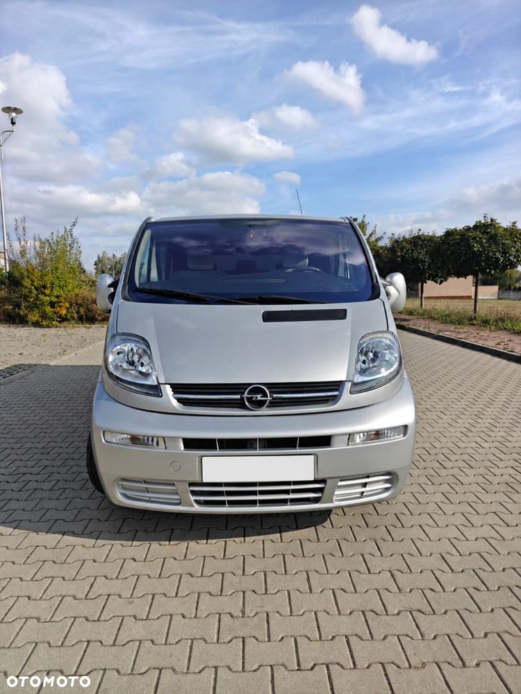 Opel Vivaro Tour - 2
