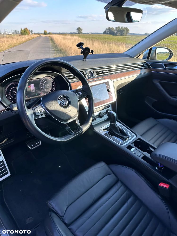 Volkswagen Passat Variant 2.0 TDI SCR DSG Highline - 13