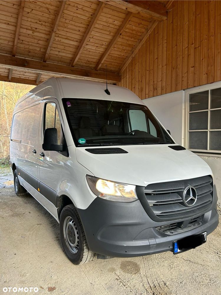Mercedes-Benz Sprinter - 1