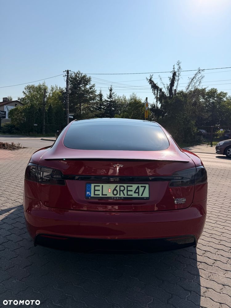 Tesla Model S - 7