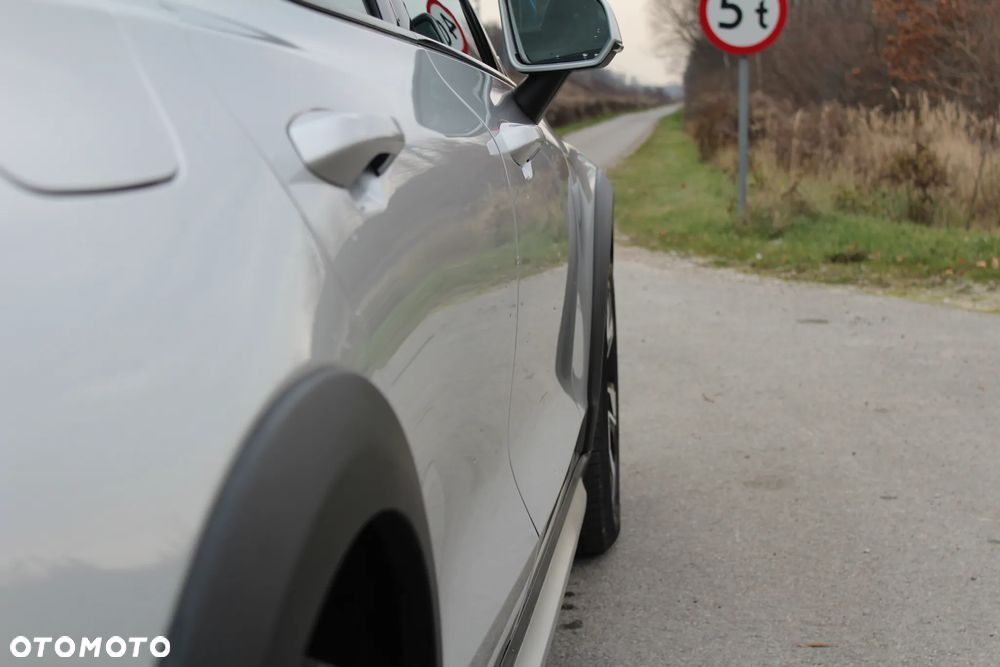Volvo V60 Cross Country B4 D AWD Geartronic - 13