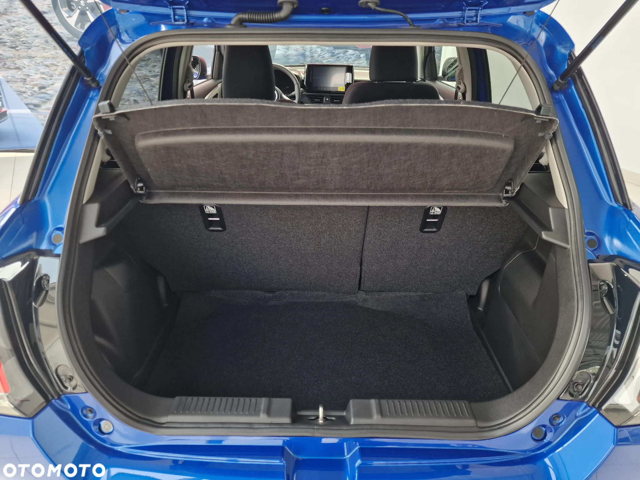 Suzuki Swift 1.2 Dualjet SHVS Premium Plus CVT - 11