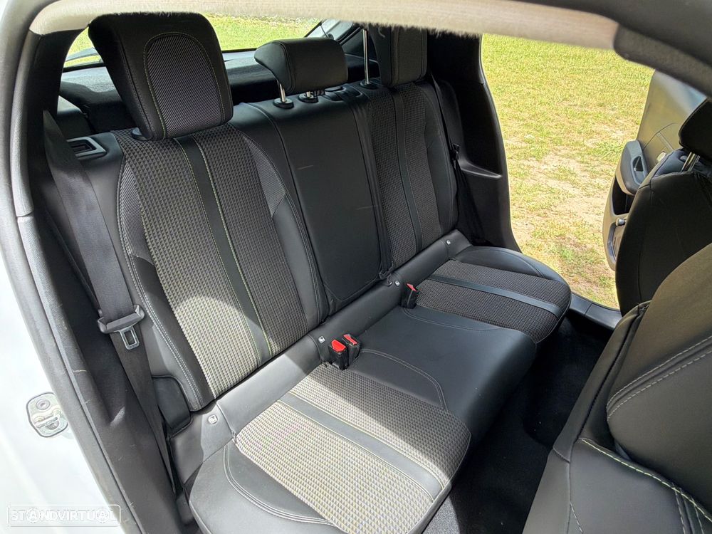 Peugeot 208 1.5 BlueHDi GT - 31