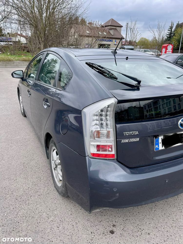 Toyota Prius 1.8 HSD Sol - 8