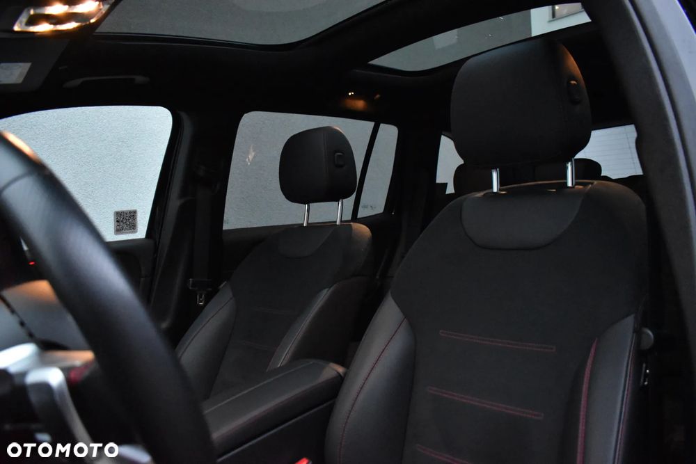 Mercedes-Benz GLB - 11