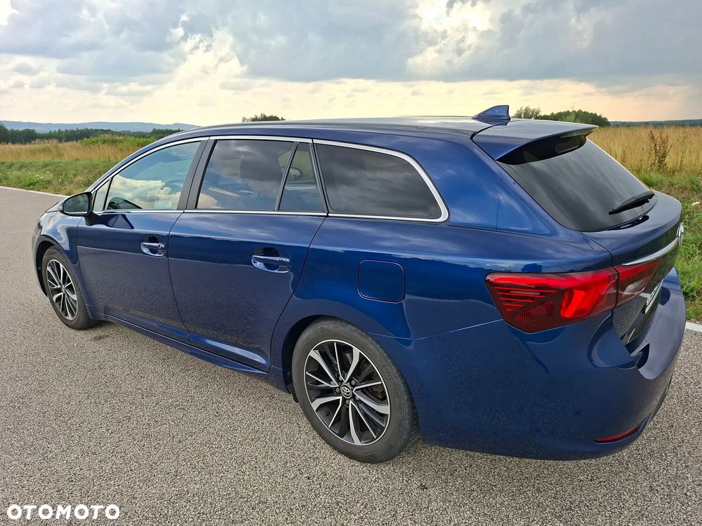 Toyota Avensis - 1