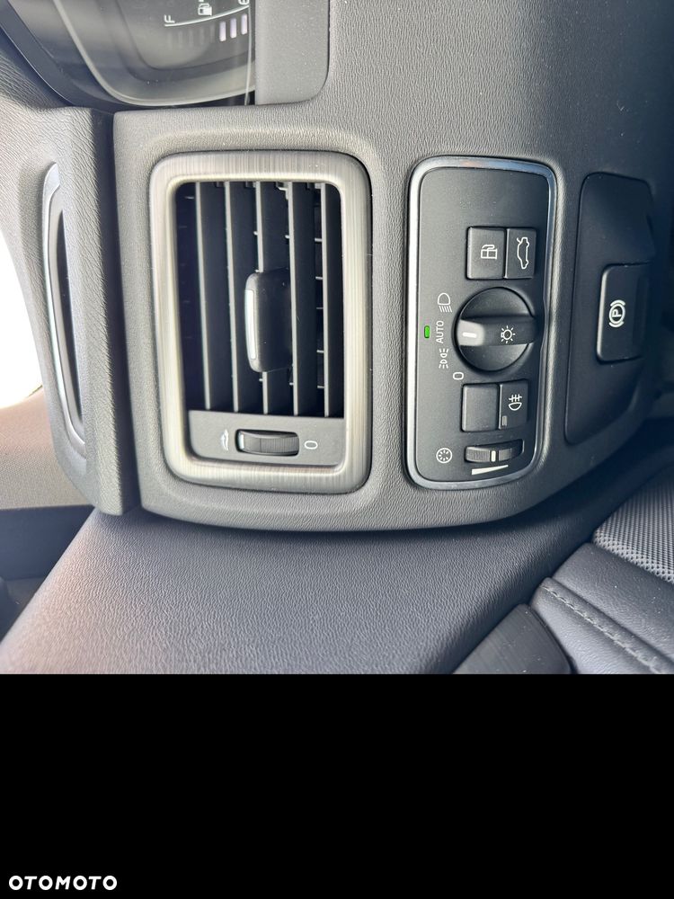 Volvo XC 70 D4 AWD Summum - 4