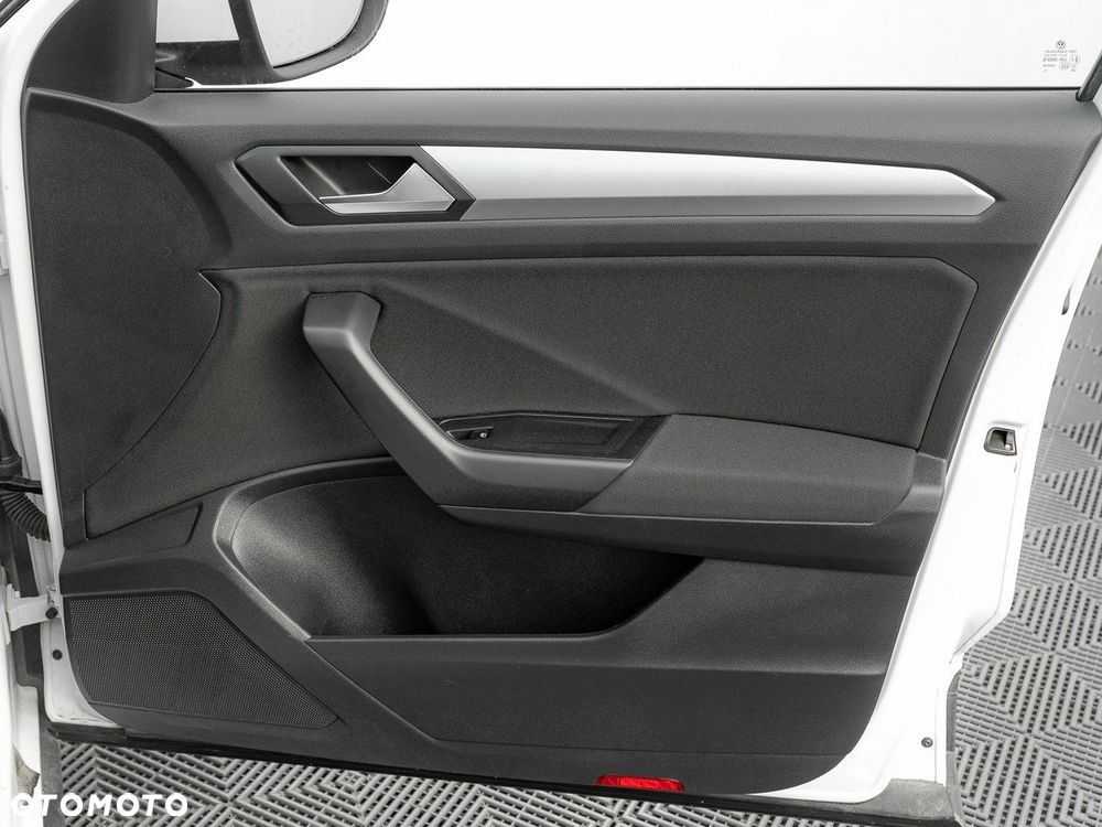 Volkswagen T-Roc 1.5 TSI Life - 29