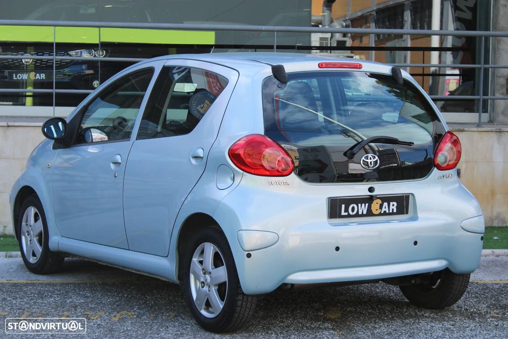 Toyota Aygo 1.0 + AC+VSC - 4