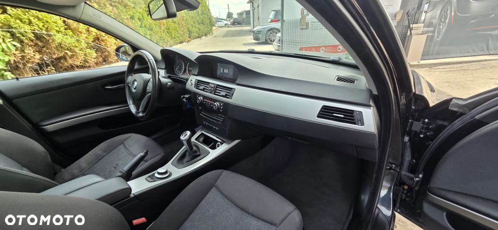 BMW Seria 3 320d DPF - 37