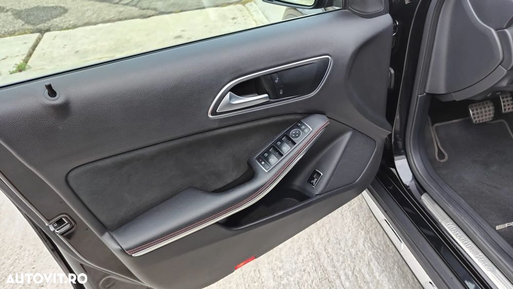 Mercedes-Benz GLA - 10