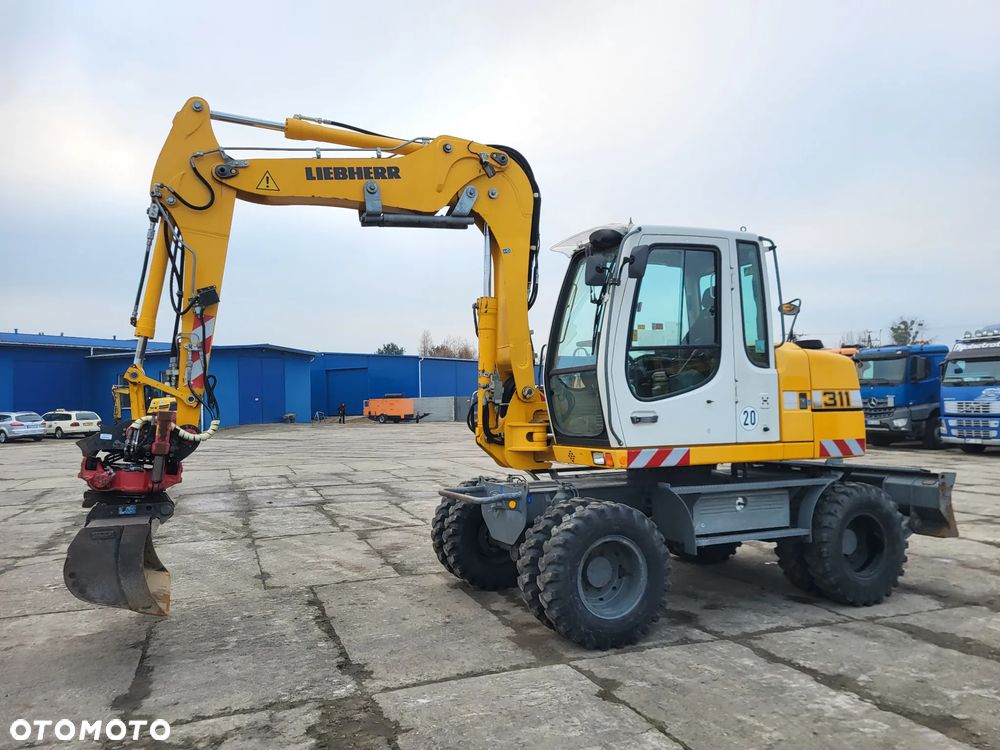 Liebherr A 311 spr z Niemiec tylko 6200mtg - 2