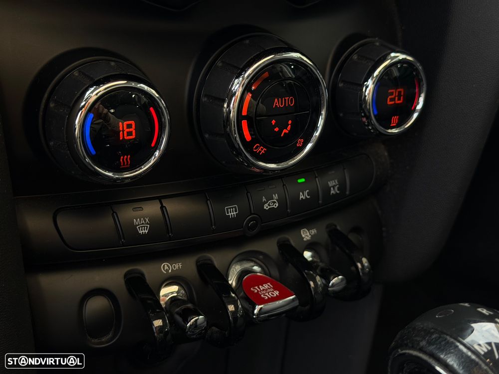 MINI 5 Portas Cooper D Auto - 15