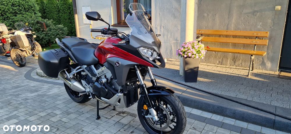 Honda VFR - 8