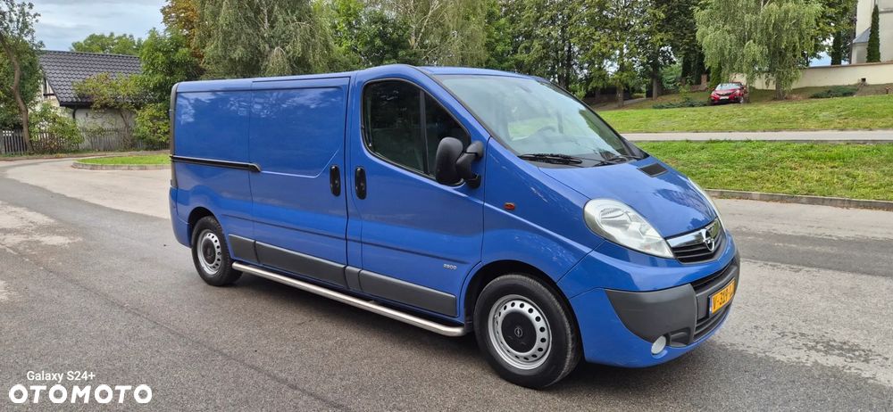Opel Vivaro - 10