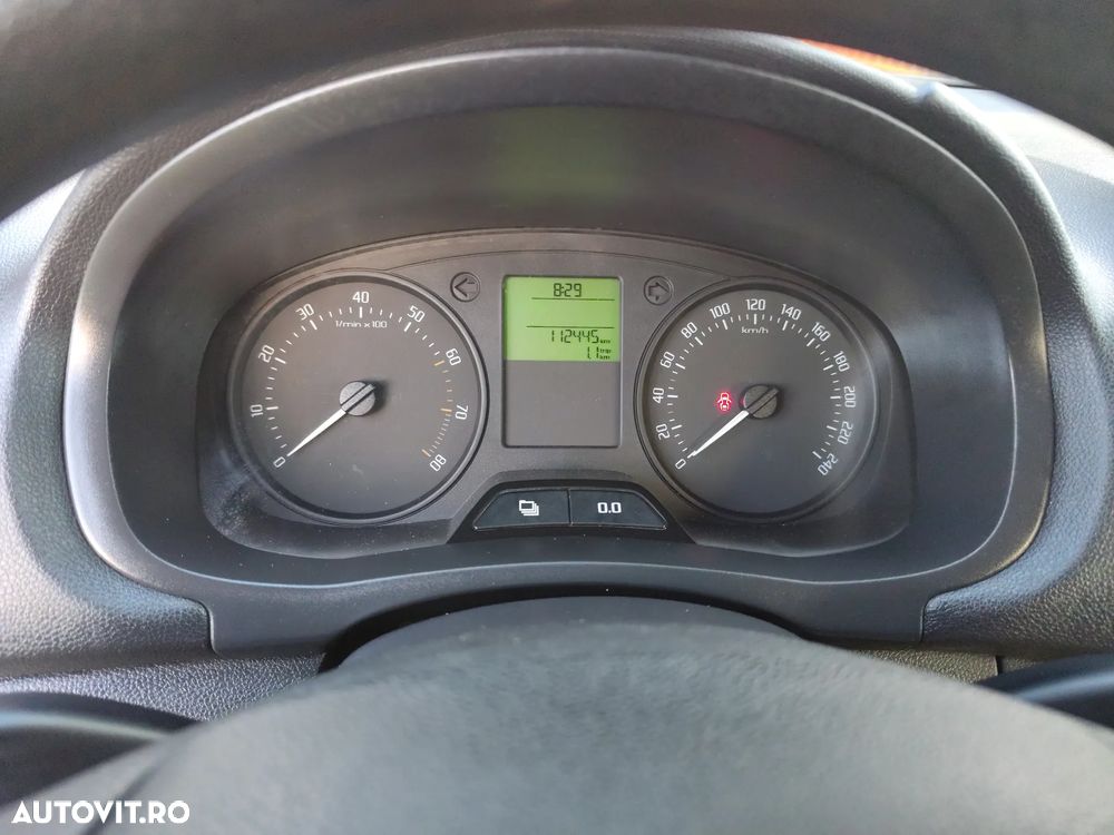 Skoda Fabia 1.2 HTP Ambition - 12