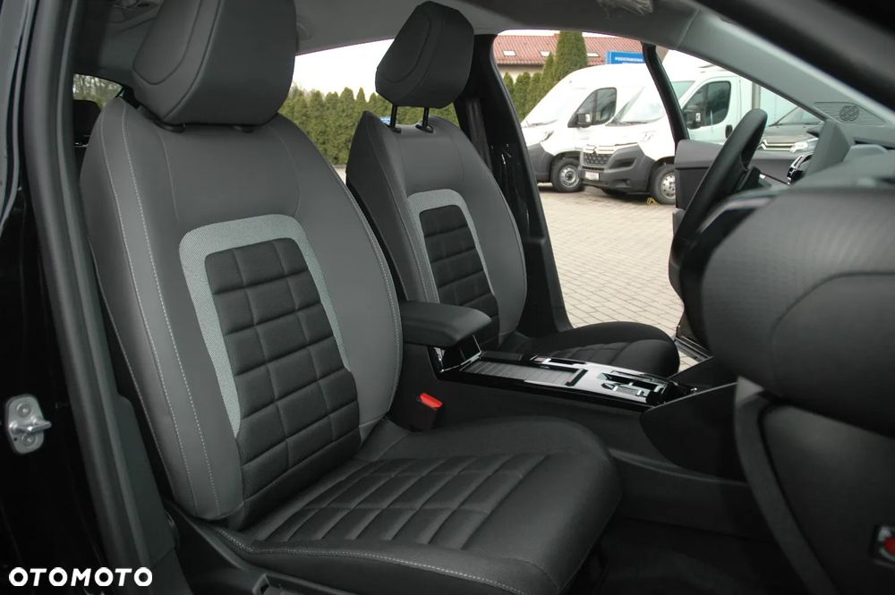 Citroën C4 1.2 PureTech Plus S&S EAT8 - 11