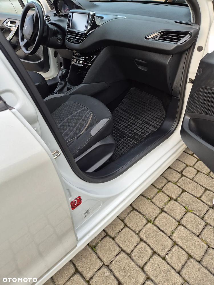 Peugeot 208 1.2 VTi Allure - 15