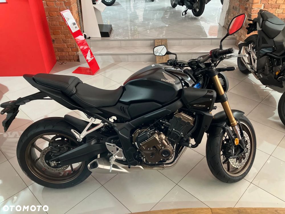 Honda CB - 3