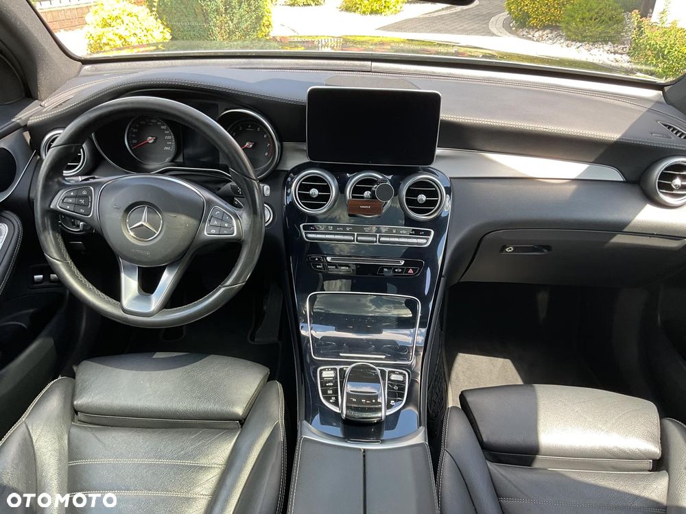 Mercedes-Benz GLC 250 4Matic 9G-TRONIC AMG Line - 6