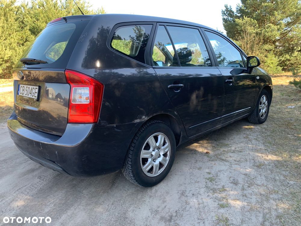 Kia Carens 2.0 CVVT LX - 4