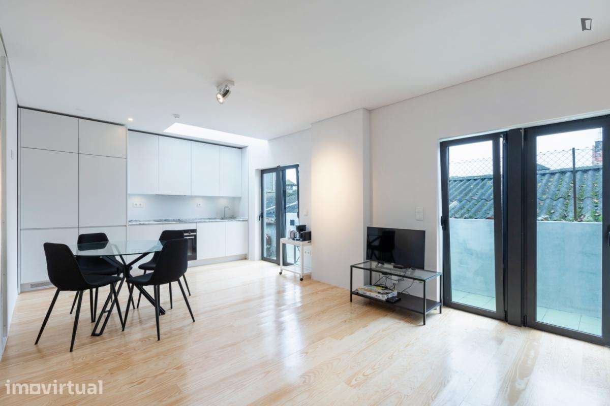 Quarto - localizado em Paranhos Porto - Grande imagem: 2/16