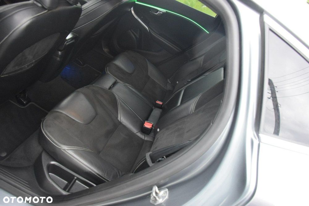 Volvo V40 D4 RDesign - 24