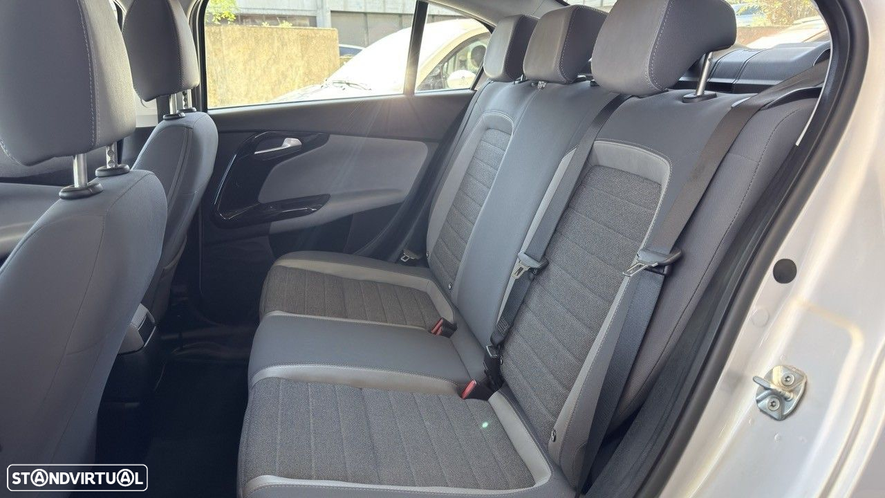 Fiat Tipo Sedan 1.3 M-Jet Lounge - 31