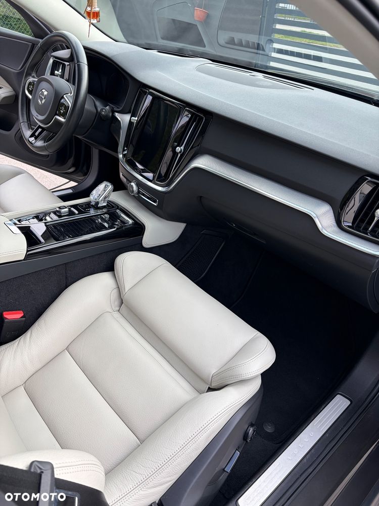 Volvo V60 T6 AWD Recharge Geartronic Inscription - 31