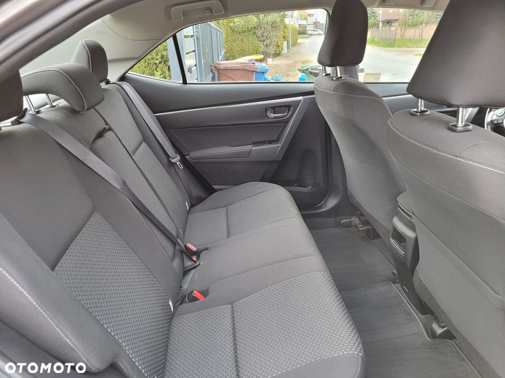 Toyota Corolla 1.6 Premium + - 12