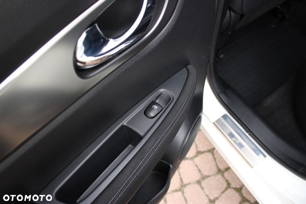 Nissan Qashqai 1.6 DCi N-Connecta Xtronic EU6 - 18