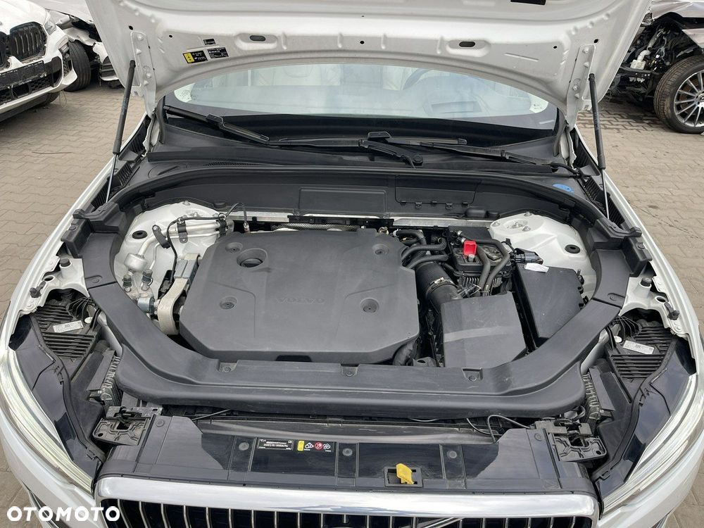 Volvo XC 60 B5 D AWD Ultimate Bright - 17