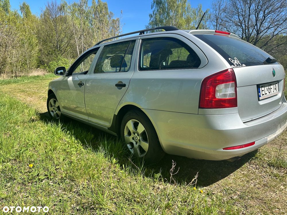 Skoda Octavia 1.6 Combi - 6