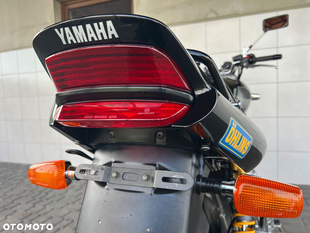 Yamaha XJR - 37