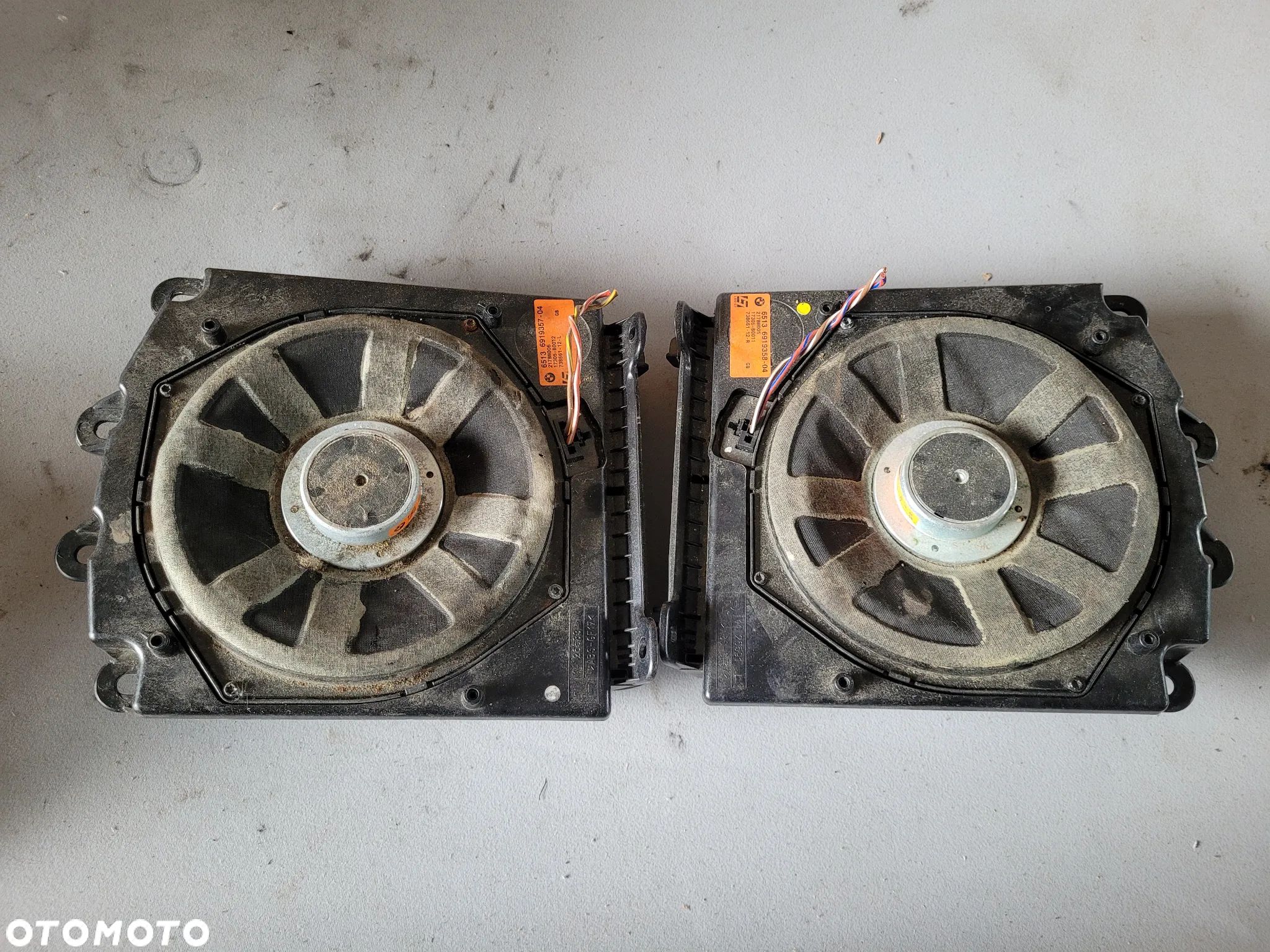 Głośnik niskotonowy subwoofer BMW E60 E61 2006r 6919357 6919358 Logic7 - 1