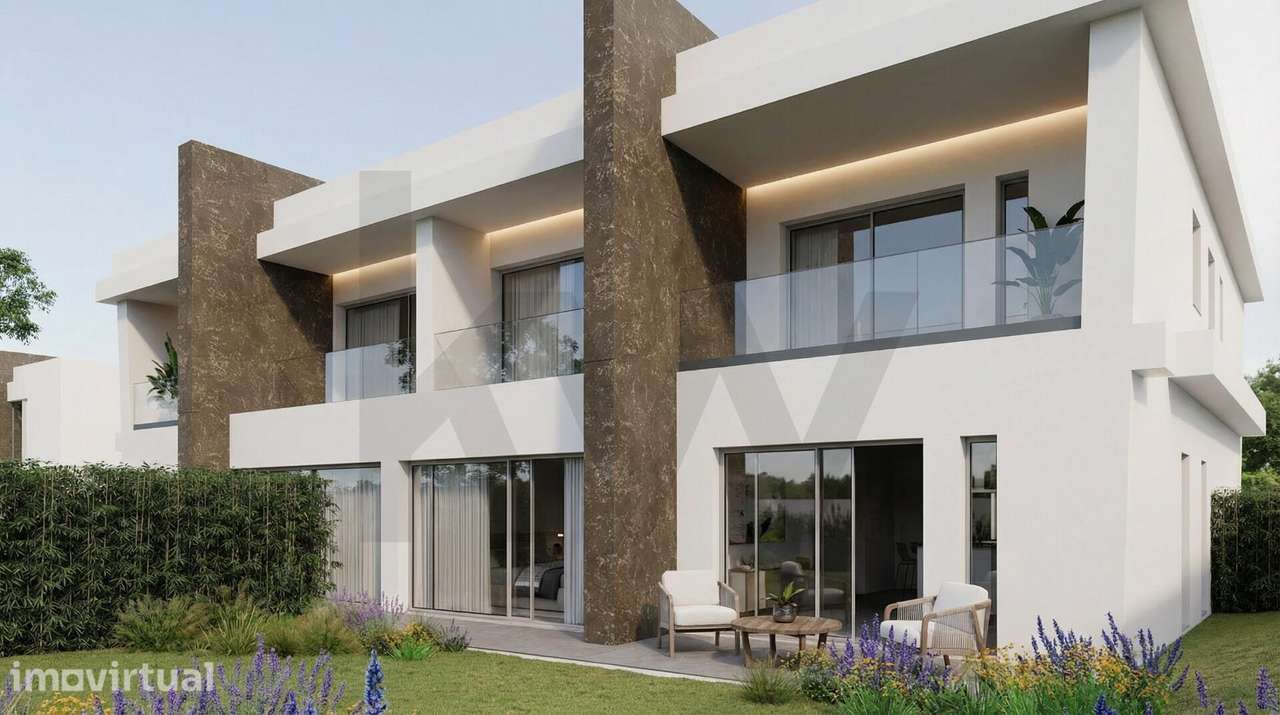 Moradia V3 Contemporânea com Jardim e Garagem – Village São Marcos