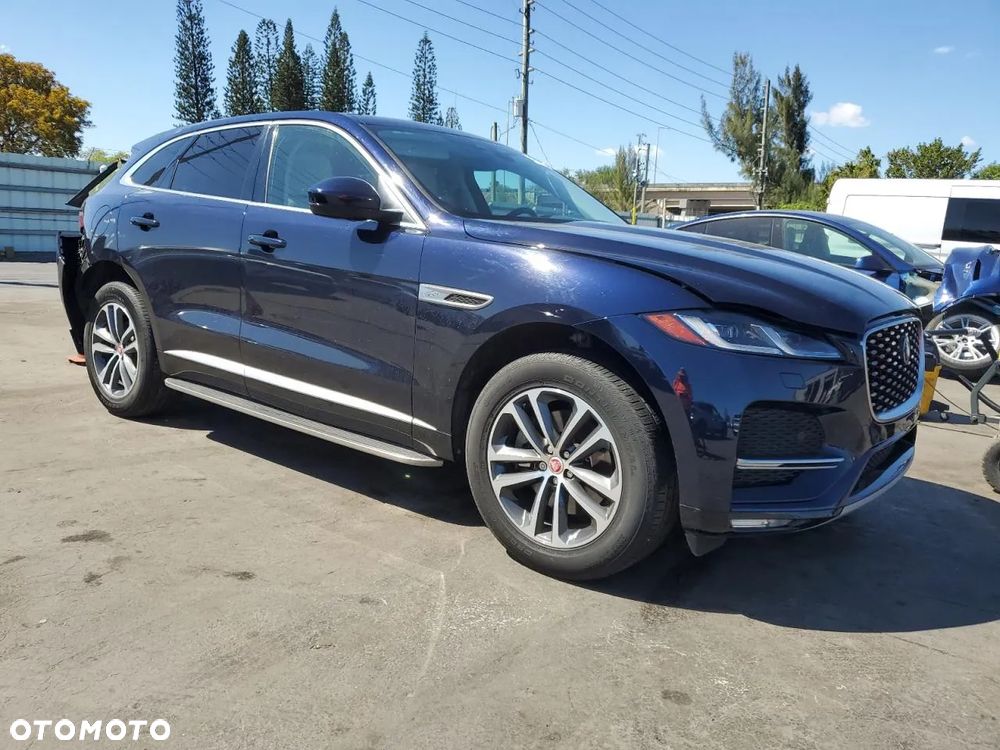 Jaguar F-Pace P250 AWD R-Dynamic S - 5
