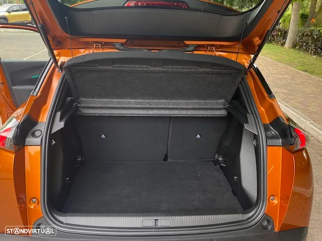 Peugeot 2008 PureTech 130 EAT8 Allure - 19