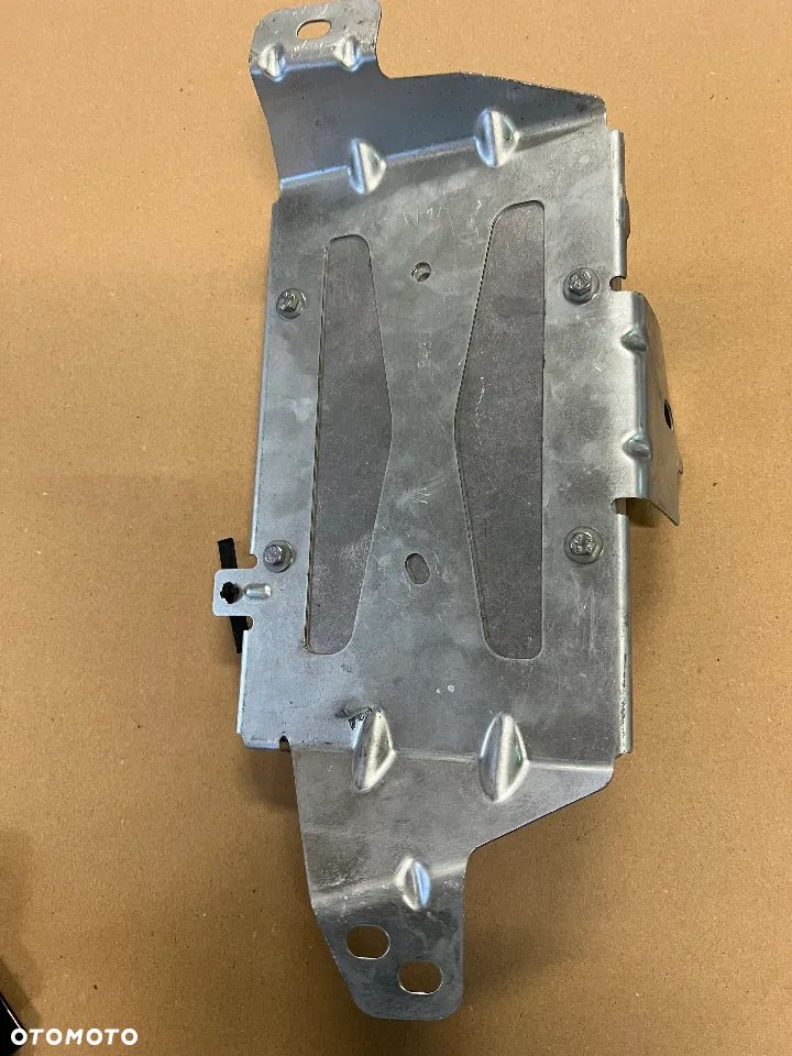 MASERATI GHIBLI WZMACNIACZ LIFT - 1